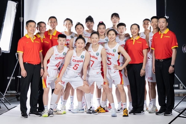 FIBA公布中国女篮官方写真 12人名单基本确定