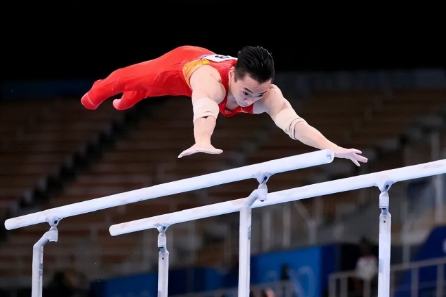 体操世锦赛尤洛0.1分之差跳马摘银 美女将申诉降组