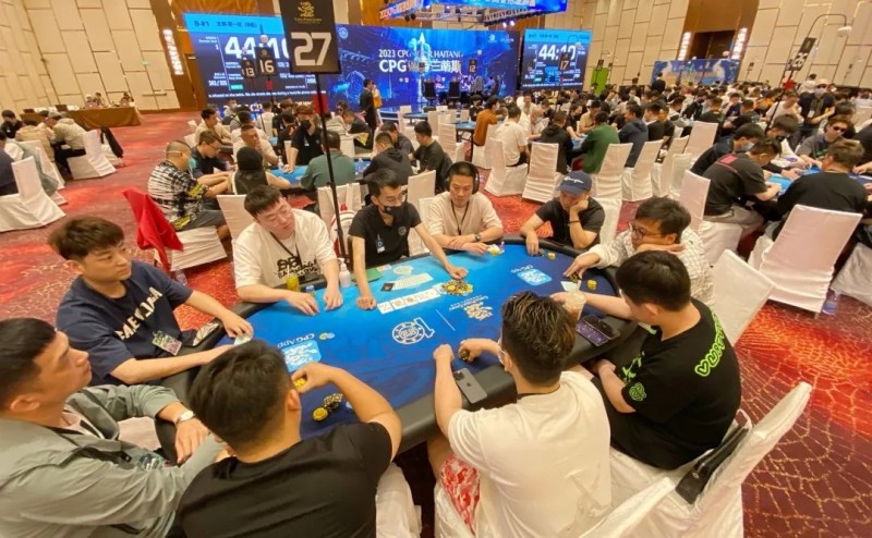 【EV扑克】【CPG巡游赛海棠站】B组爆火吸引511位选手参赛,施岳春坐拥297200记分牌携手179人晋级 【EV扑克】【CPG巡游赛海棠站】B组爆火吸引511位选手参赛,施岳春坐拥297200记分牌携手179人晋级