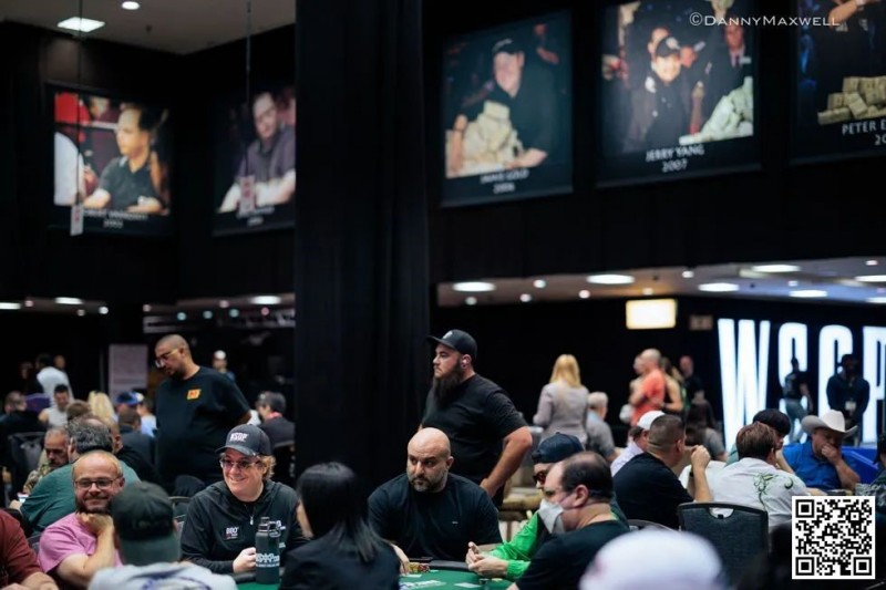 【EV扑克】WSOP主赛开赛!有位“倒霉蛋”拿着KK被同一名对手的AA折磨两次! 【EV扑克】WSOP主赛开赛!有位“倒霉蛋”拿着KK被同一名对手的AA折磨两次!