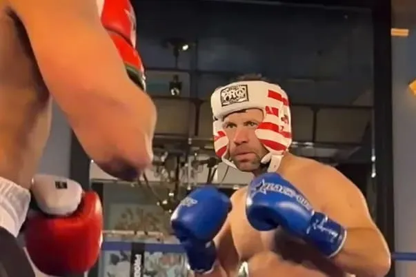 【EV扑克】Jungleman拳击赛结果大翻车！Dan Cates遭判TKO落败