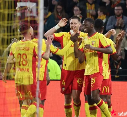 迈博体育 5-1！2-2！疯狂一夜，朗斯超越巴黎登顶，曼联翻车