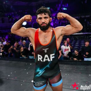 达纳点名表扬察鲁基扬:很喜欢他的表现,但还需控制节奏,大发体育助力你的致富之路! 达纳点名表扬察鲁基扬:很喜欢他的表现,但还需控制节奏,大发体育助力你的致富之路!