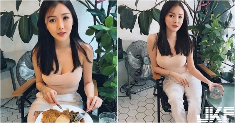 【博狗扑克】「氣質奶妹」大吃美式早餐！「爆乳背心」擋不住曼妙曲線！好想坐她對面！