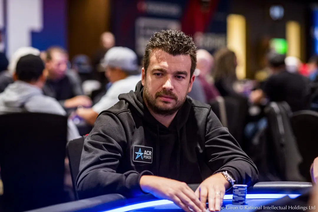 【EV扑克】WSOP主赛上这手32s，打出了职业与业余的思维鸿沟