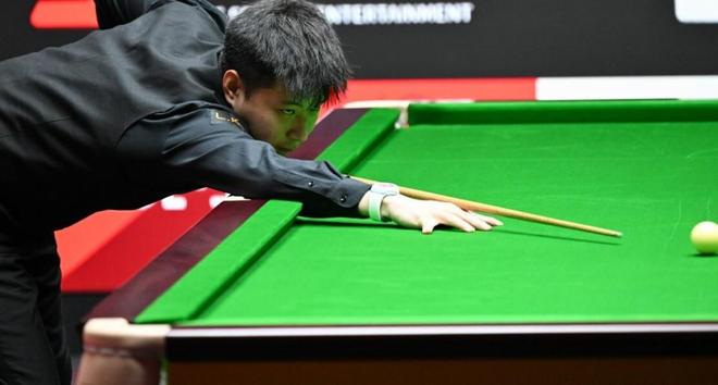 上海大师赛:赵心童6-2横扫丁俊晖,三杆破百强势晋级八强 上海大师赛:赵心童6-2横扫丁俊晖,三杆破百强势晋级八强