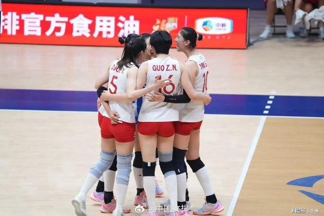 女排亚锦赛决赛中国2-3惜败泰国,惠若琪赛后点评:对手更亚洲化,我们需提升应变与强度 女排亚锦赛决赛中国2-3惜败泰国,惠若琪赛后点评:对手更亚洲化,我们需提升应变与强度