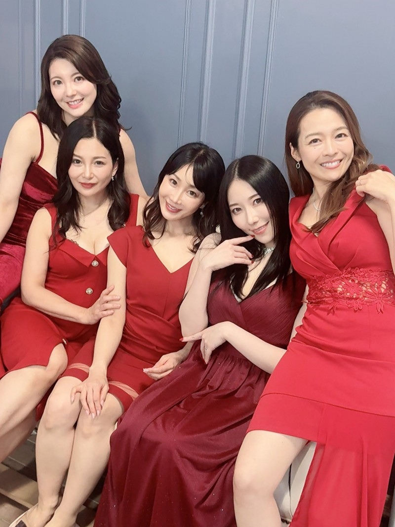 【博狗扑克】Madonna美熟女军团到底在做什么? 【博狗扑克】Madonna美熟女军团到底在做什么?